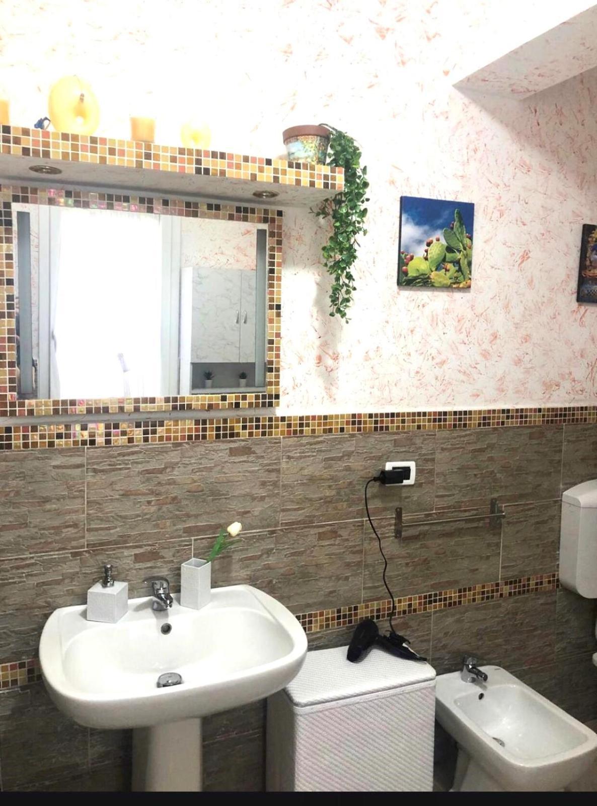 Mondello House Lemon Apartment ปาแลร์โม ภายนอก รูปภาพ